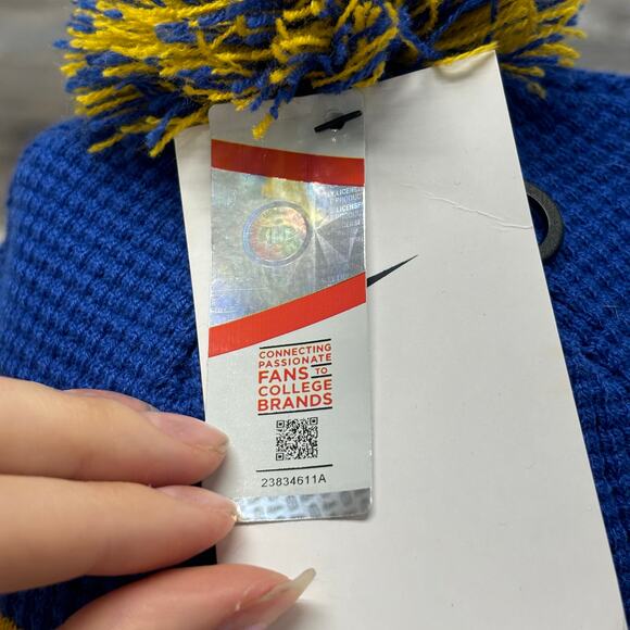 NWT Nike Pitt Panthers Royal Blue Yellow OS Center Swoosh Cuffed Pom Beanie Hat - Picture 5 of 9